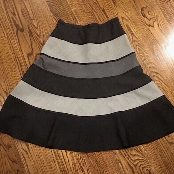 BCBG Women’s Tiered Color Block Monochromatic Spliced Color-Block Skirt Sz 6 - Picture 9 of 14
